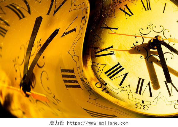 创意温暖暖色调中的抽象时间钟表图片